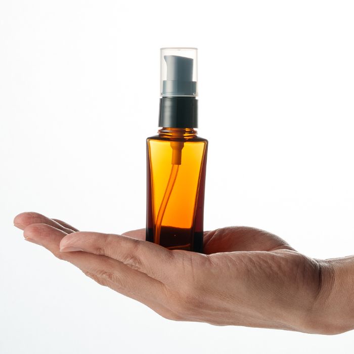 スプレー・ボトルタイプ遮光瓶40ml角ポンプ茶